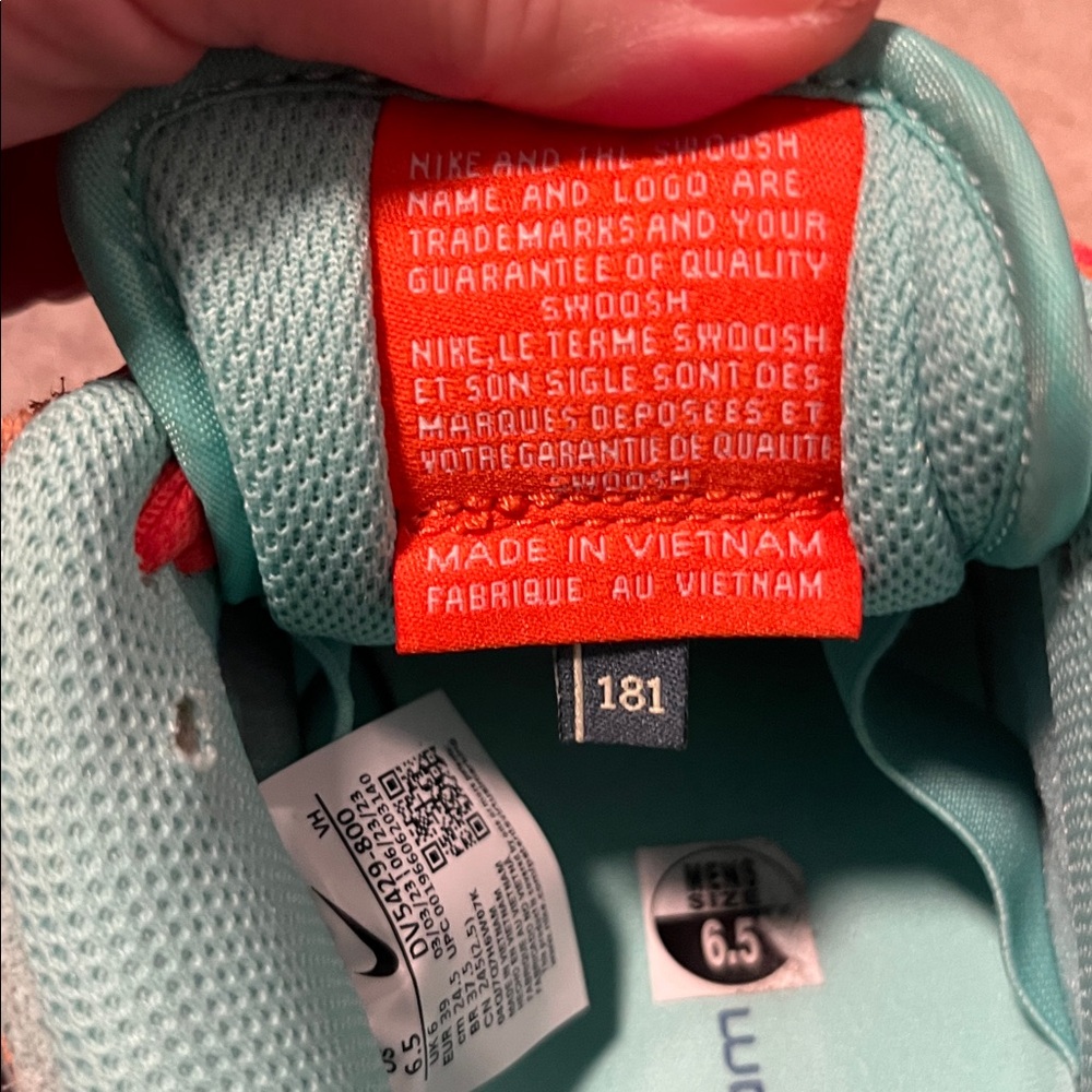 Like SB dunk low pro. Offers welcome - Picture 4 of 7